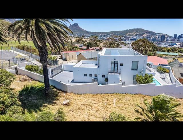 LAND FOR SALE IN WALMER ESTATE